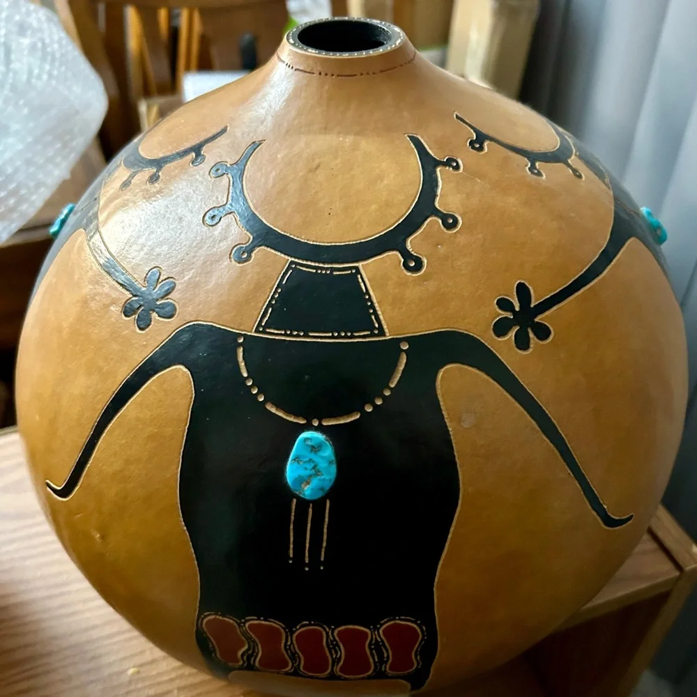 SOLD!!!!!!
Rare Hand-painted and decorated gourd vessel, Kokopelli - Picture 4 of 6